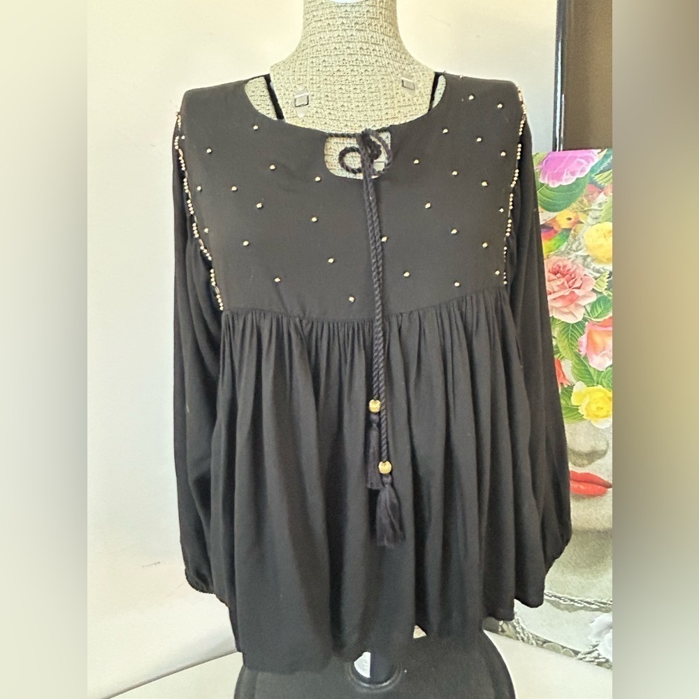 ALTAR’D STATE BOHO, BEADED PEASANT TOP. Sz. S. BEAUTIFUL BEADED EMBELLISHMENT.